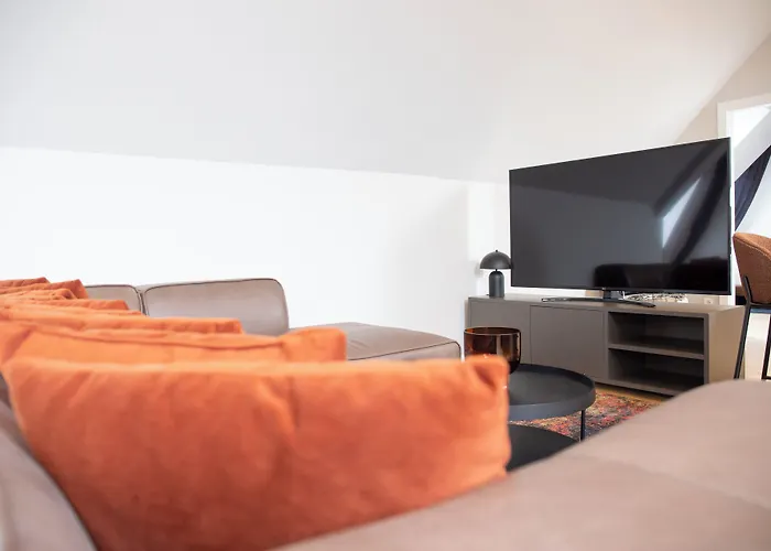 Blackhome I Contactless Check-in Aparthotel 4*